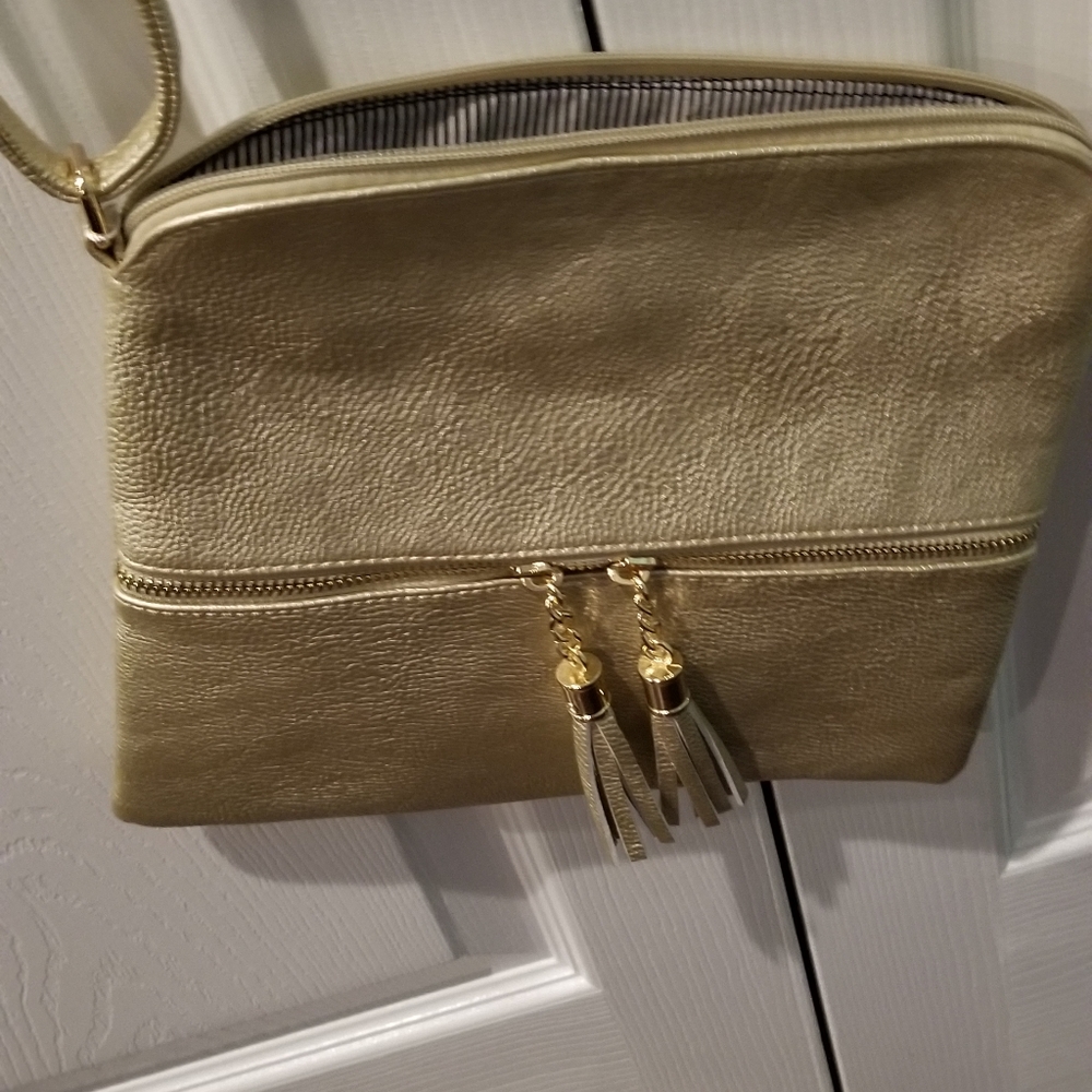 NWT CROSSBODY